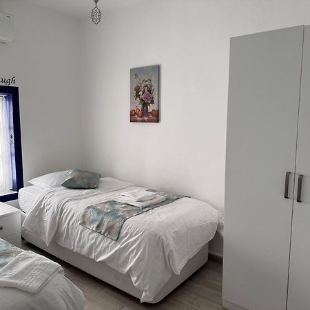 White And Blue Bodrum Exterior foto