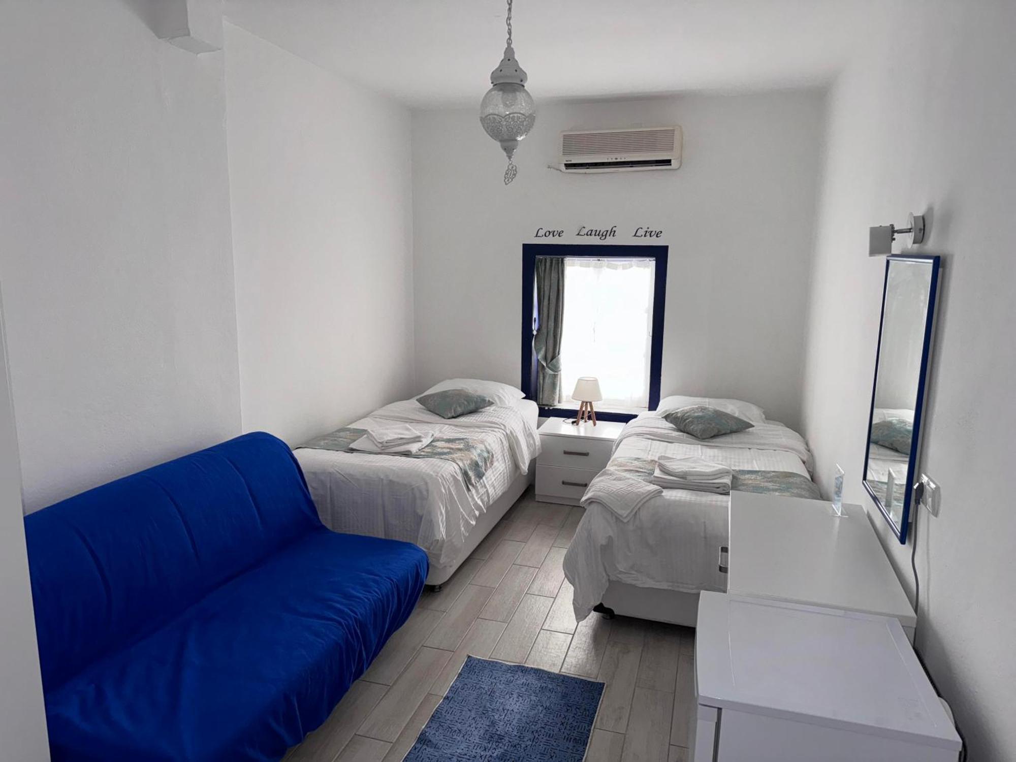 White And Blue Bodrum Exterior foto