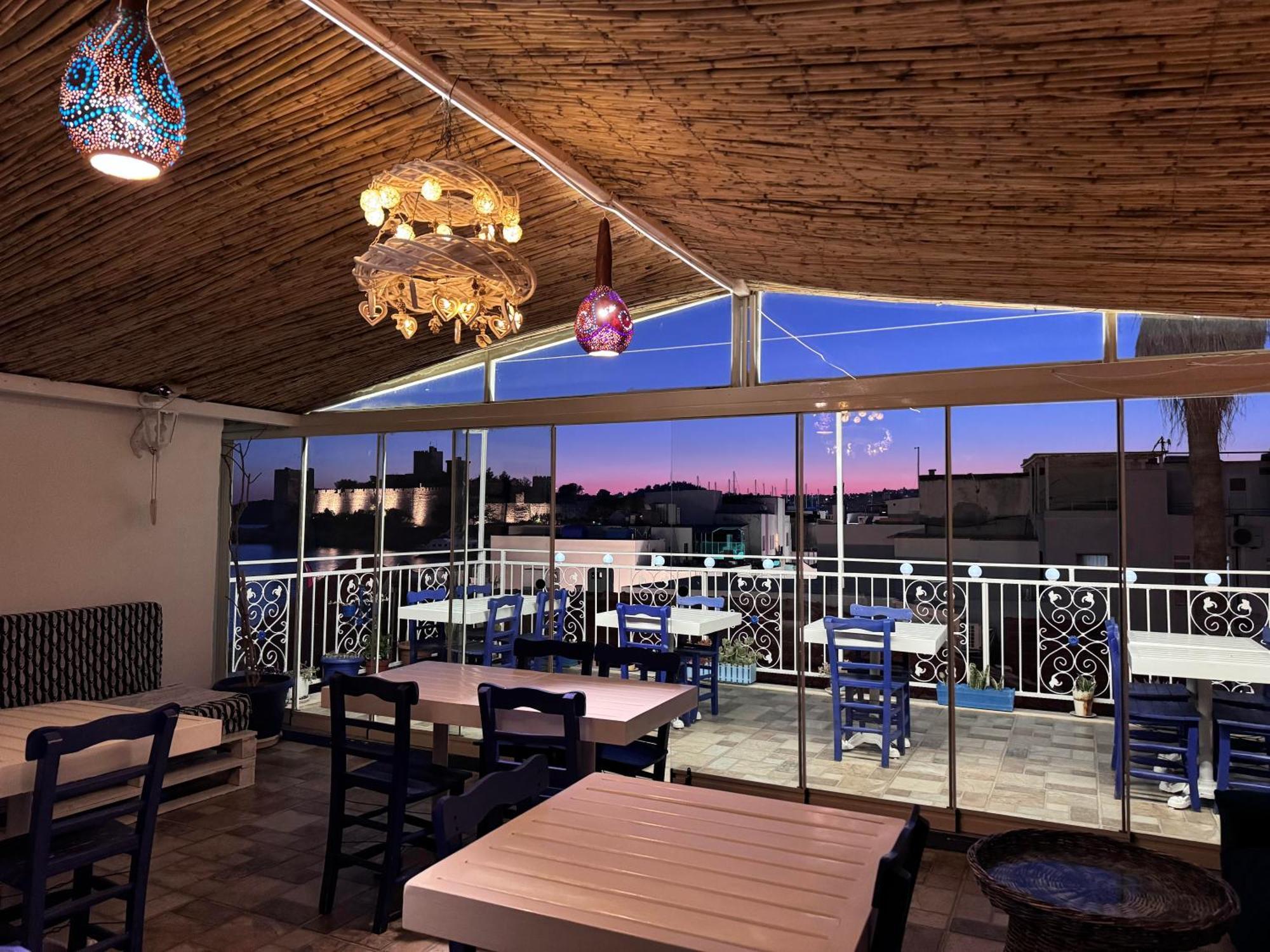 White And Blue Bodrum Exterior foto