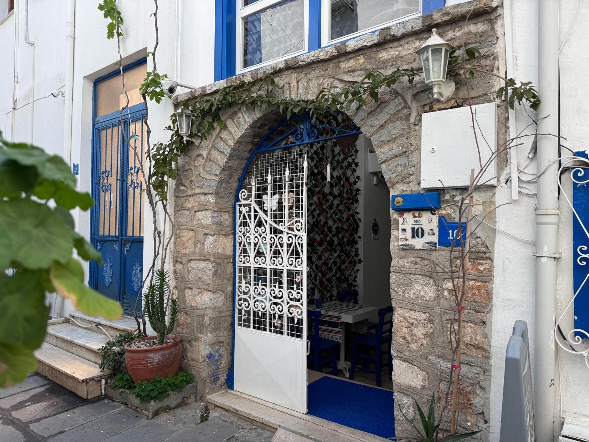 White And Blue Bodrum Exterior foto