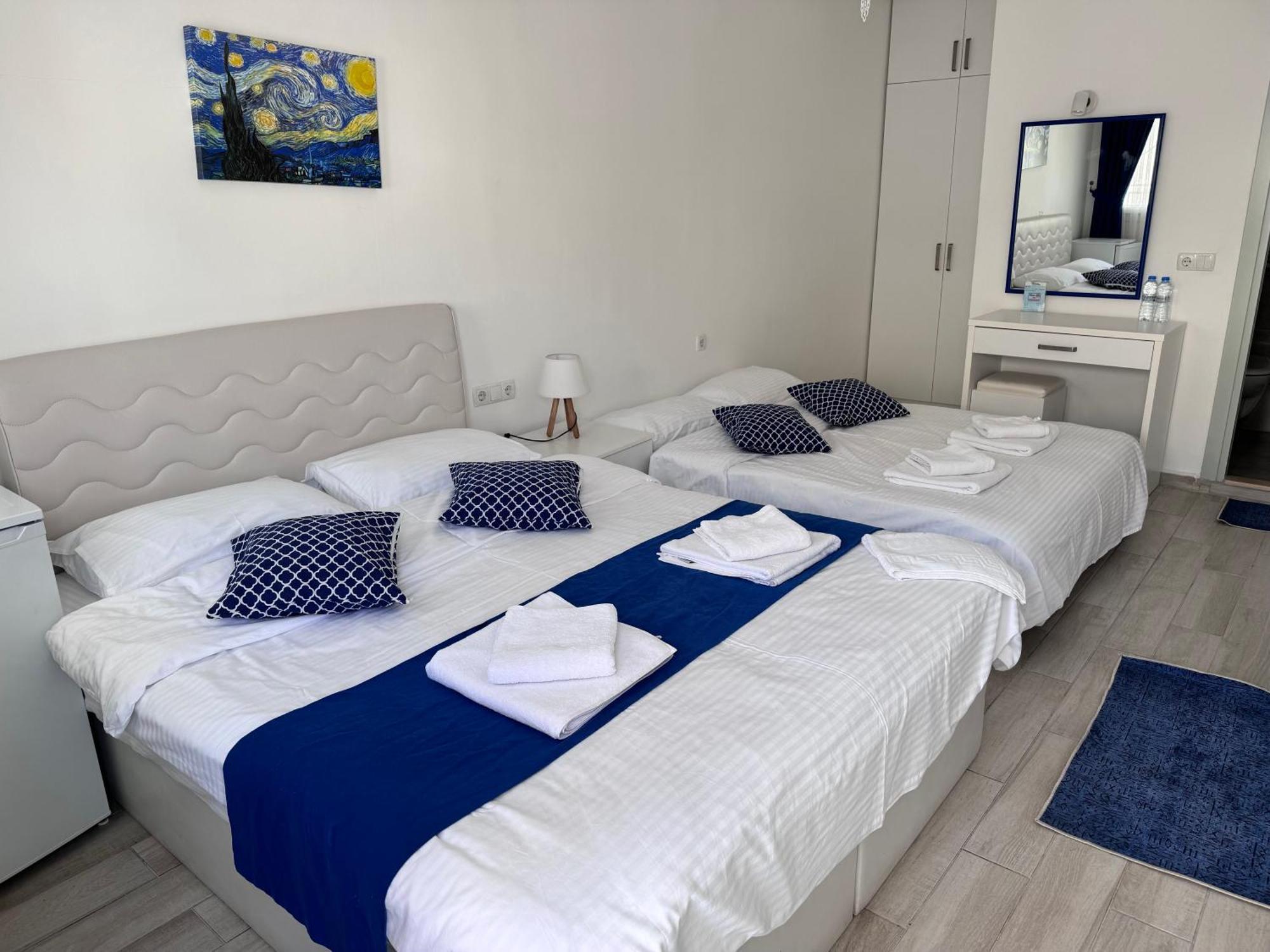 White And Blue Bodrum Exterior foto